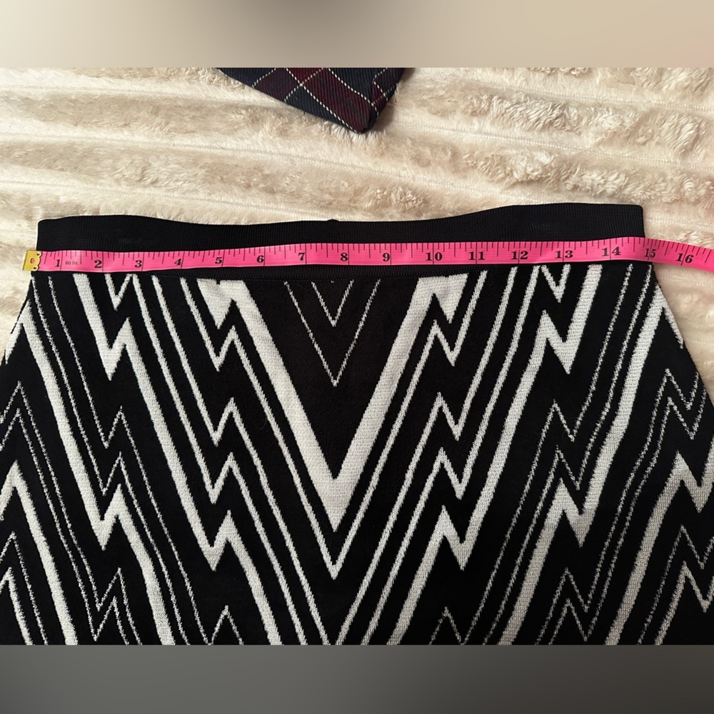 New Balmain Monochrome Zigzag Mini Skirt Size 46 - Picture 10 of 11